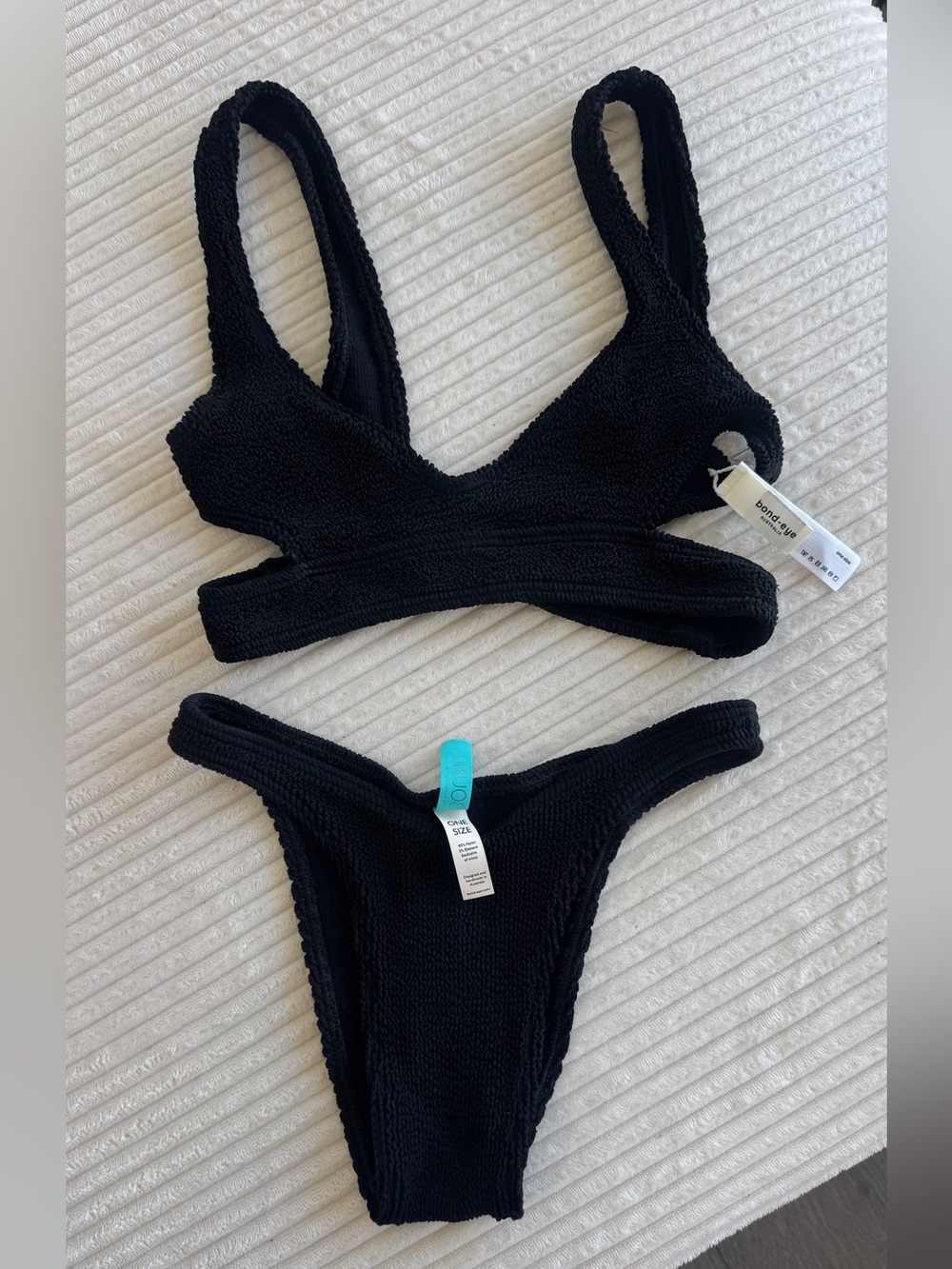 Bond eye swim set